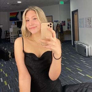 Meet your Posher, Ella